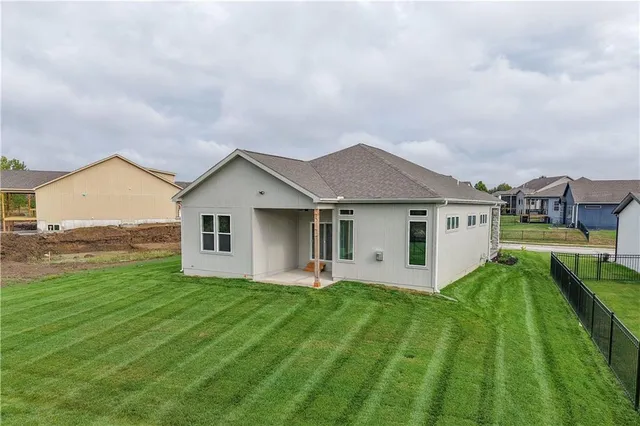 $575,000 | 4528 Southwest Berkshire Drive, Lee's Summit, MO 64083