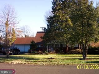 38 Four Leaf Road Levittown, PA 19056 - Photo 4 of 4 Gallery Image 4