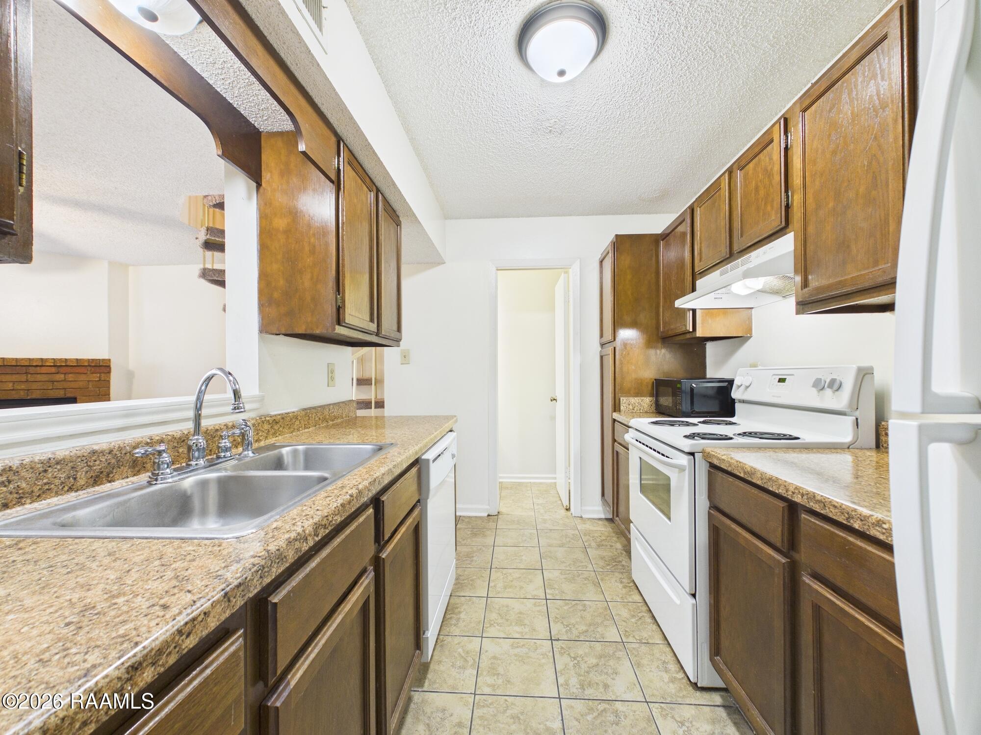 446 Failla Road, Unit C Lafayette, LA 70508 - Photo 14 of 32 CAM06258G6-PR0008-STILL006