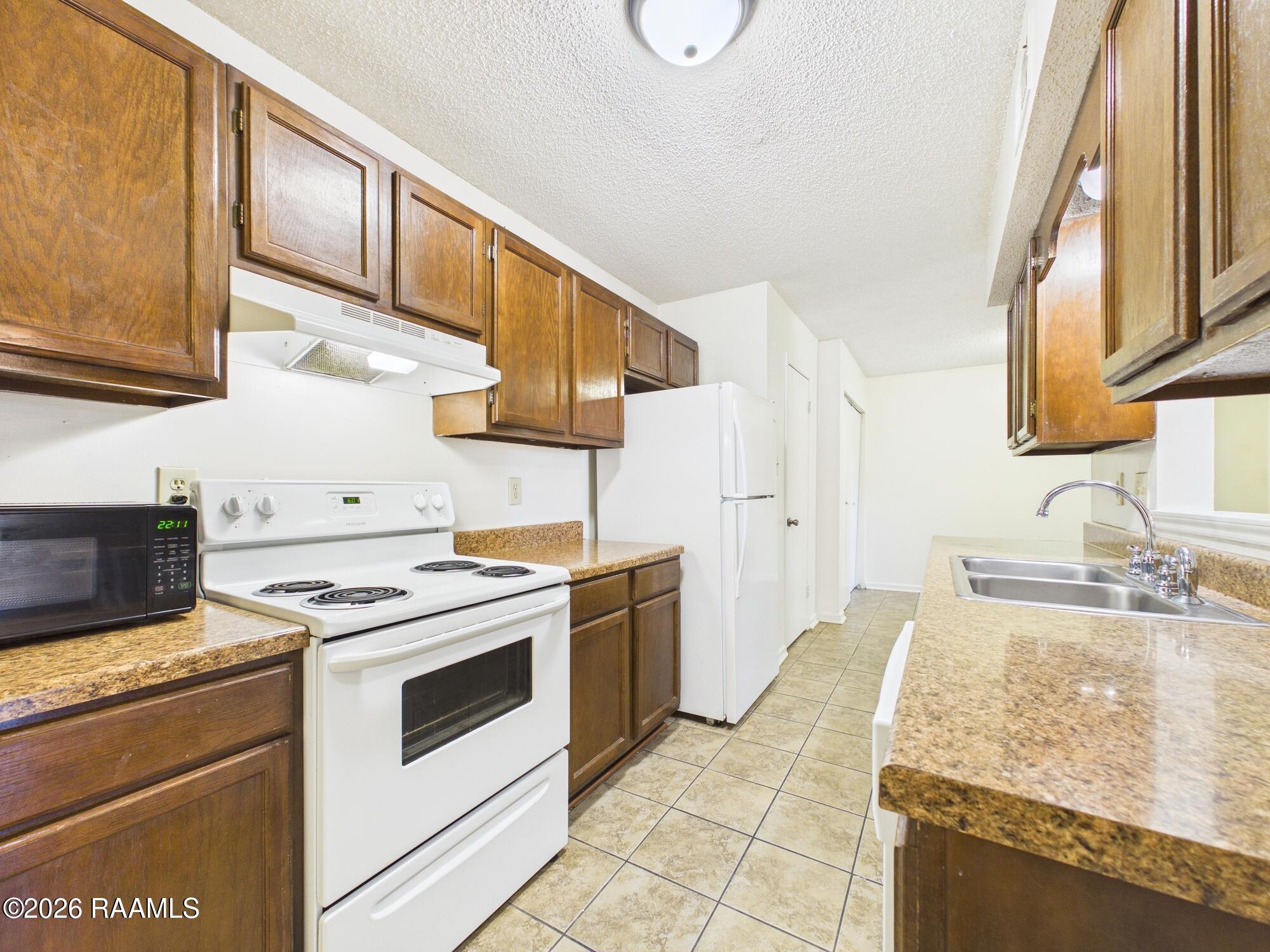 446 Failla Road, Unit C Lafayette, LA 70508 - Photo 15 of 32 CAM06258G6-PR0008-STILL007