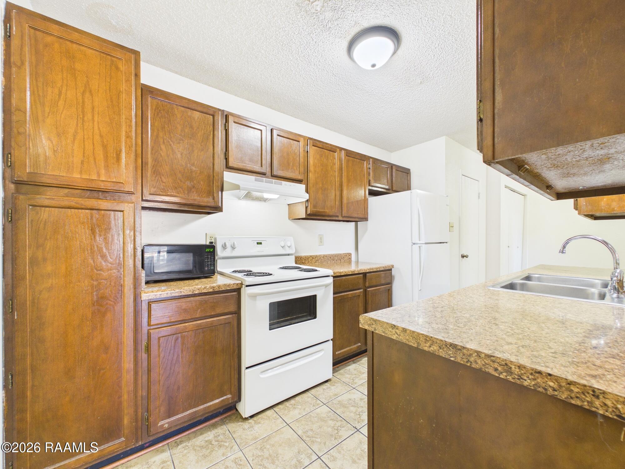 446 Failla Road, Unit C Lafayette, LA 70508 - Photo 16 of 32 CAM06258G6-PR0008-STILL008