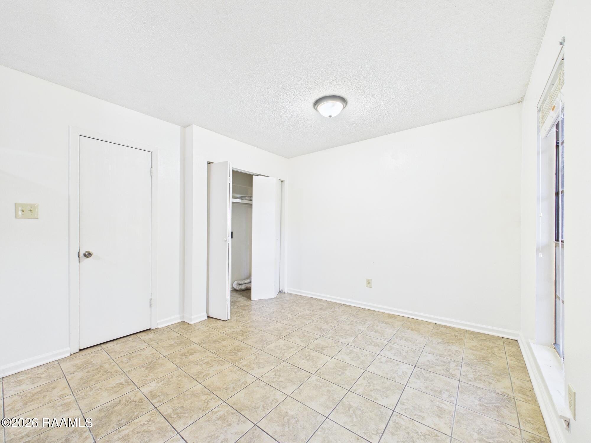 446 Failla Road, Unit C Lafayette, LA 70508 - Photo 19 of 32 CAM06258G6-PR0008-STILL001