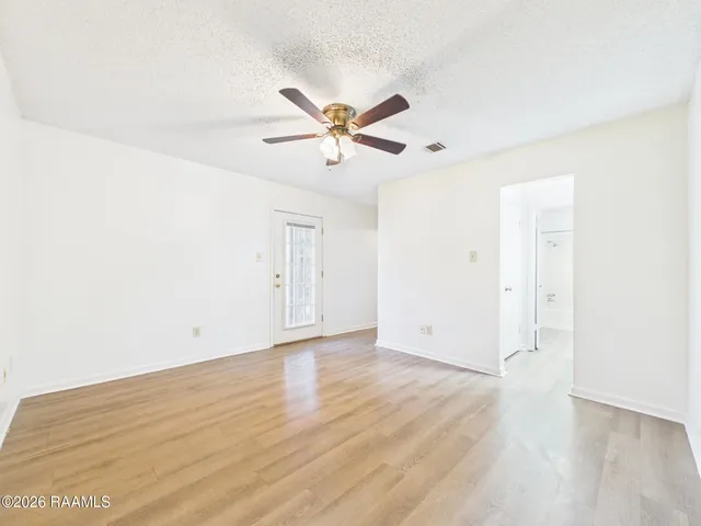 $950 | 446 Failla Road, Unit C, Lafayette, LA 70508