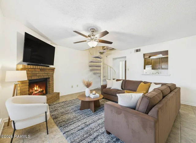 $950 | 446 Failla Road, Unit C, Lafayette, LA 70508