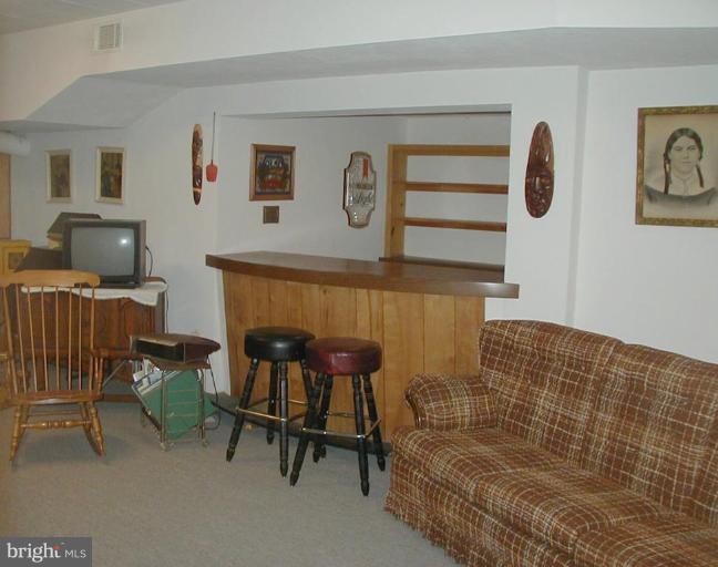 16601 Brandywine Road, Unit 292349 Brandywine, MD 20613 - Photo 14 of 23 Built -in Bar