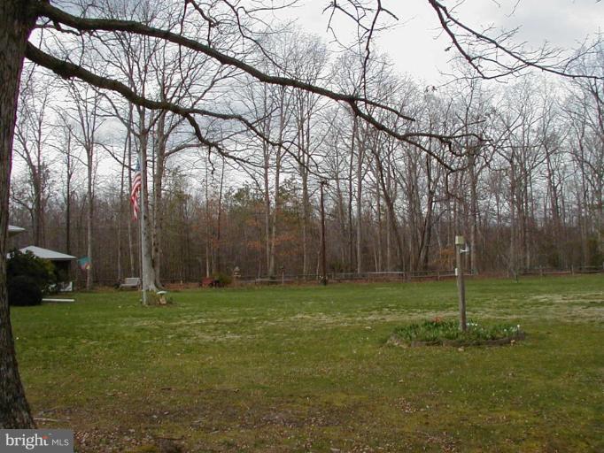 16601 Brandywine Road, Unit 292349 Brandywine, MD 20613 - Photo 22 of 23 Side Yard