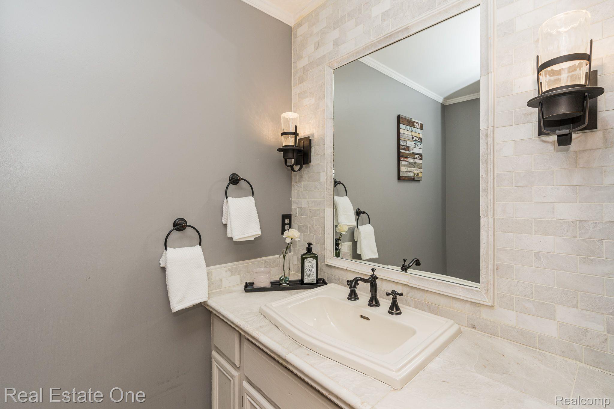 3716 Merriweather Lane Rochester, MI 48306 - Photo 8 of 30 Gallery Image 8