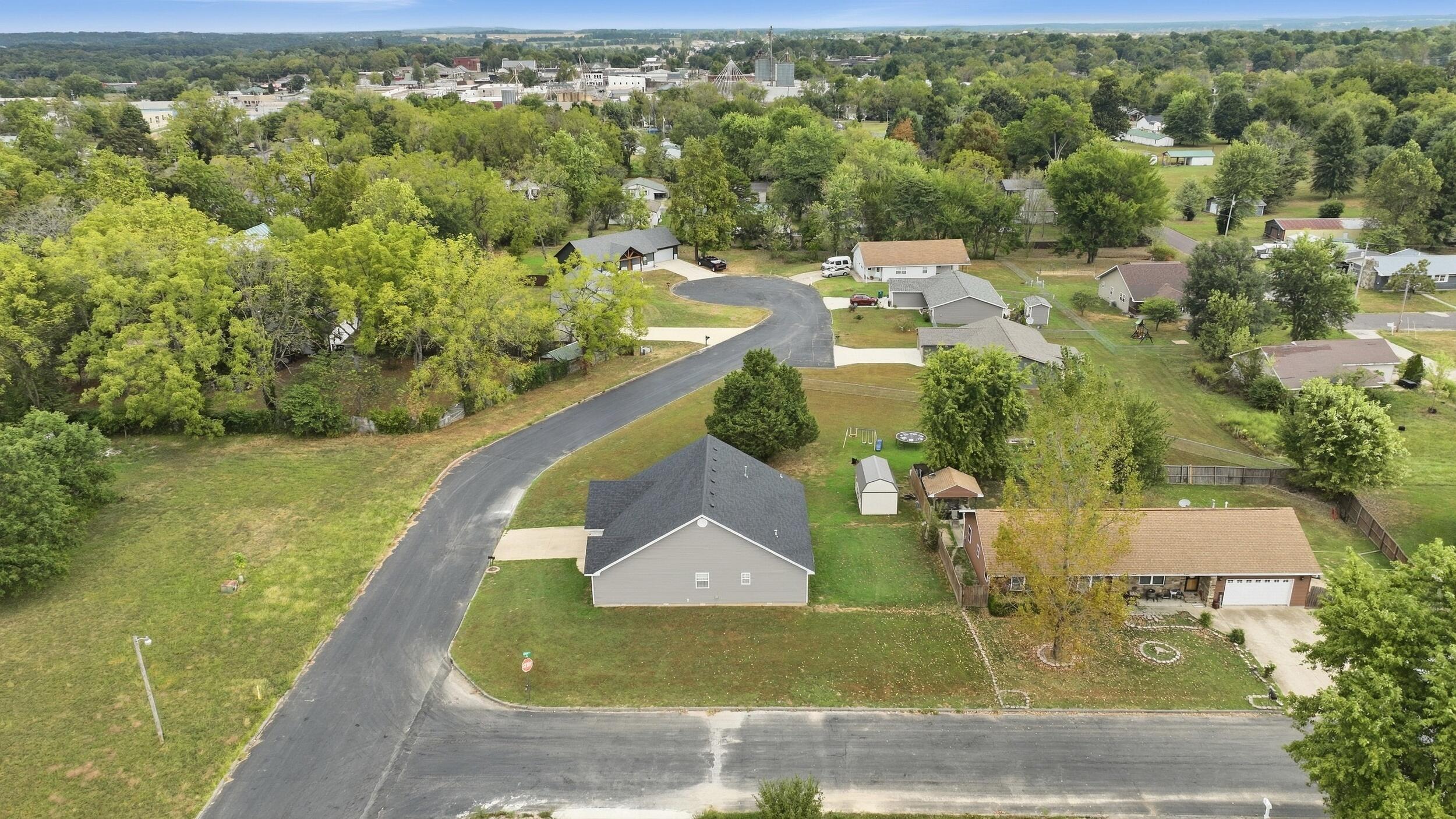 700 Robin Road Mountain Grove, MO 65711 - Photo 31 of 32 dji_0214_autoremove_60587742