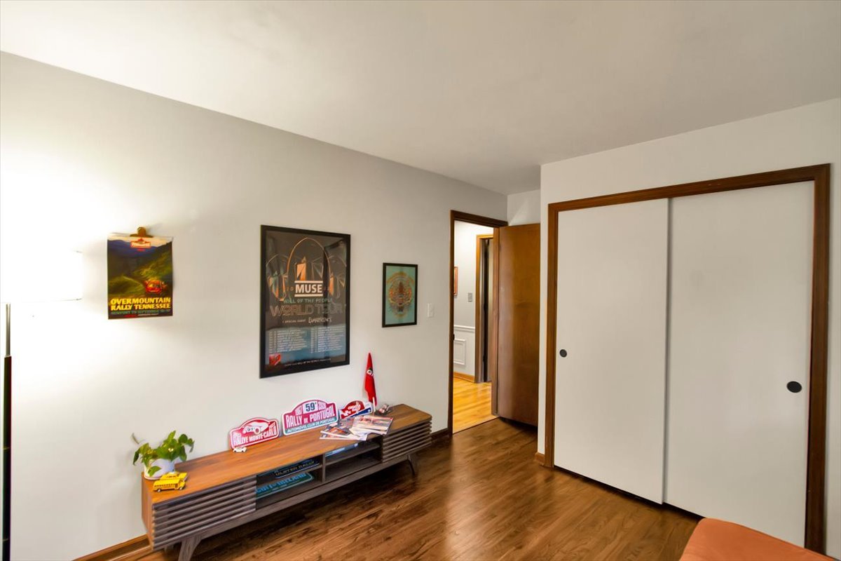 305 Dunbar Road Mundelein, IL 60060 - Photo 20 of 39 Gallery Image 20