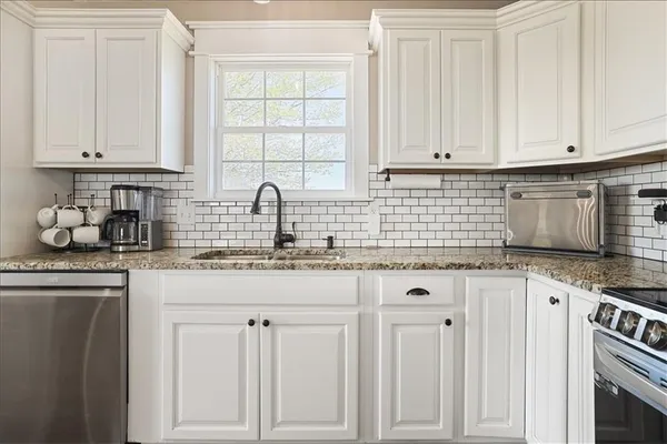 $649,900 | 4270 69th Highway, Lathrop, MO 64465