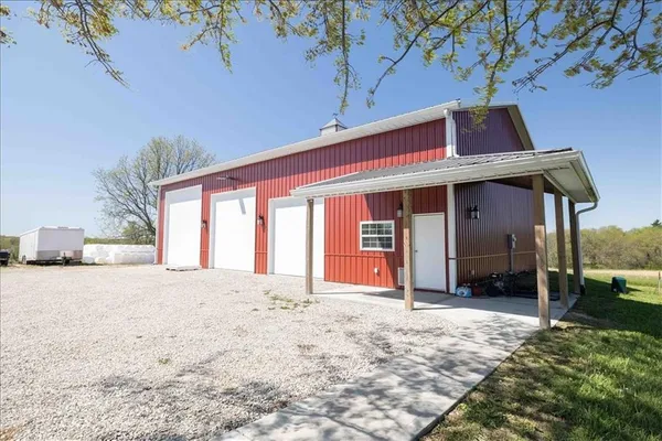 $649,900 | 4270 69th Highway, Lathrop, MO 64465