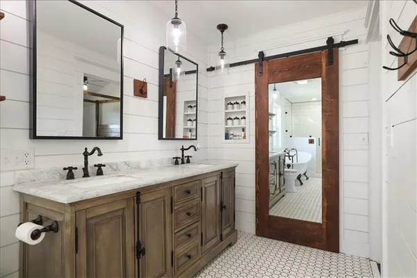 $649,900 | 4270 69th Highway, Lathrop, MO 64465