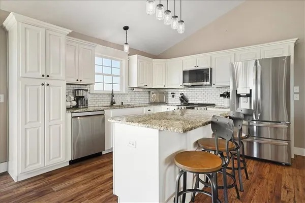 $649,900 | 4270 69th Highway, Lathrop, MO 64465