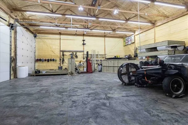 $649,900 | 4270 69th Highway, Lathrop, MO 64465