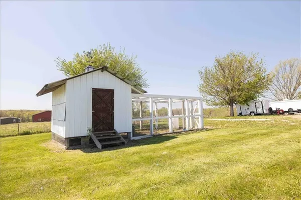 $649,900 | 4270 69th Highway, Lathrop, MO 64465