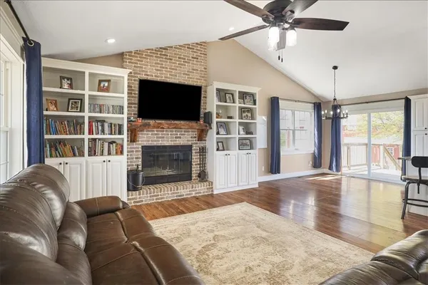 $649,900 | 4270 69th Highway, Lathrop, MO 64465