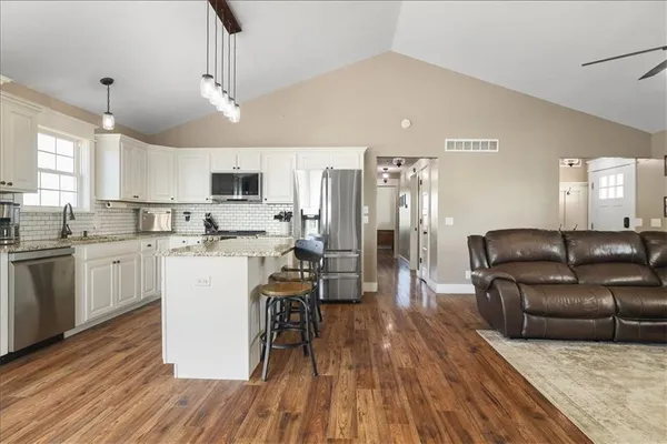 $649,900 | 4270 69th Highway, Lathrop, MO 64465