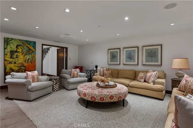 a view of entryway with furniture