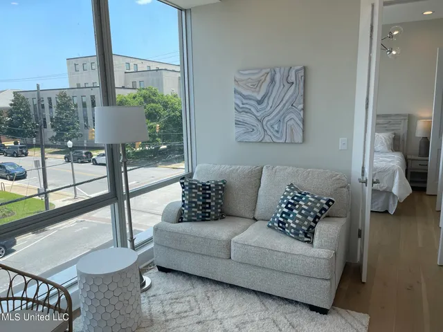 $1,800 | 3207 Magnolia Street, Unit 303, Pascagoula, MS 39567