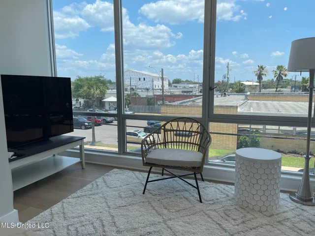 $1,800 | 3207 Magnolia Street, Unit 303, Pascagoula, MS 39567