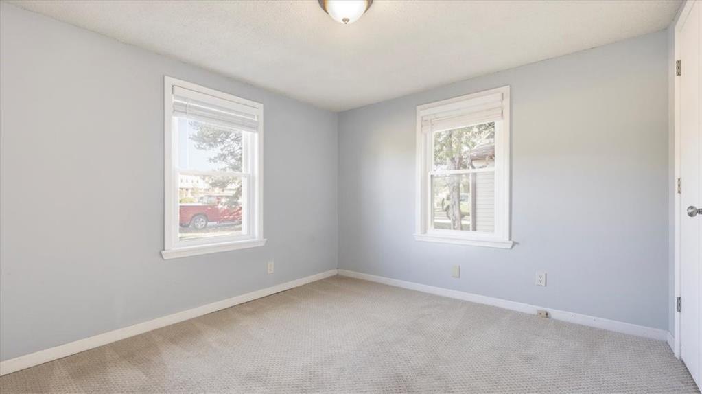 1039 Locust Street Kansas City, KS 66103 - Photo 13 of 25