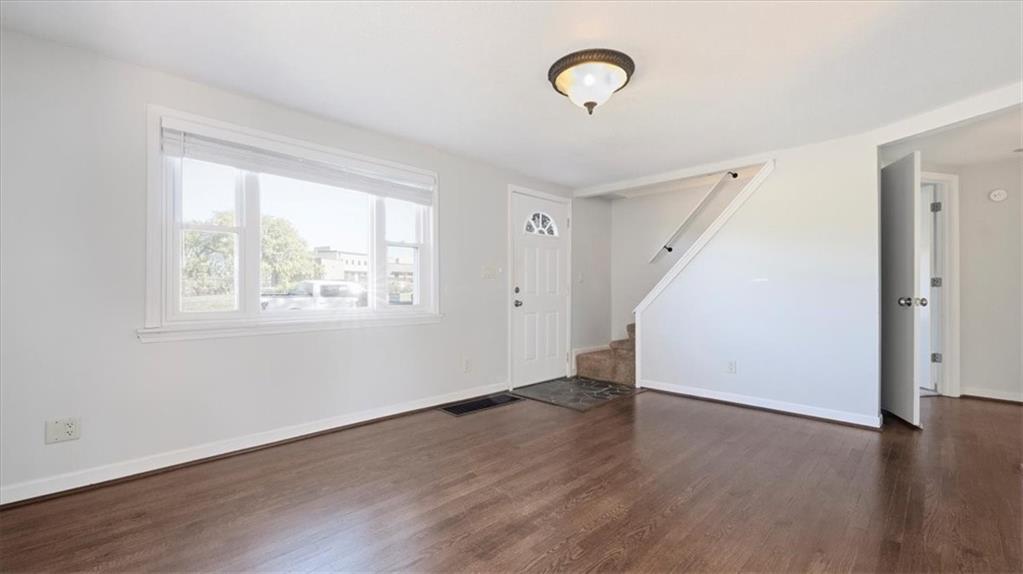 1039 Locust Street Kansas City, KS 66103 - Photo 9 of 25