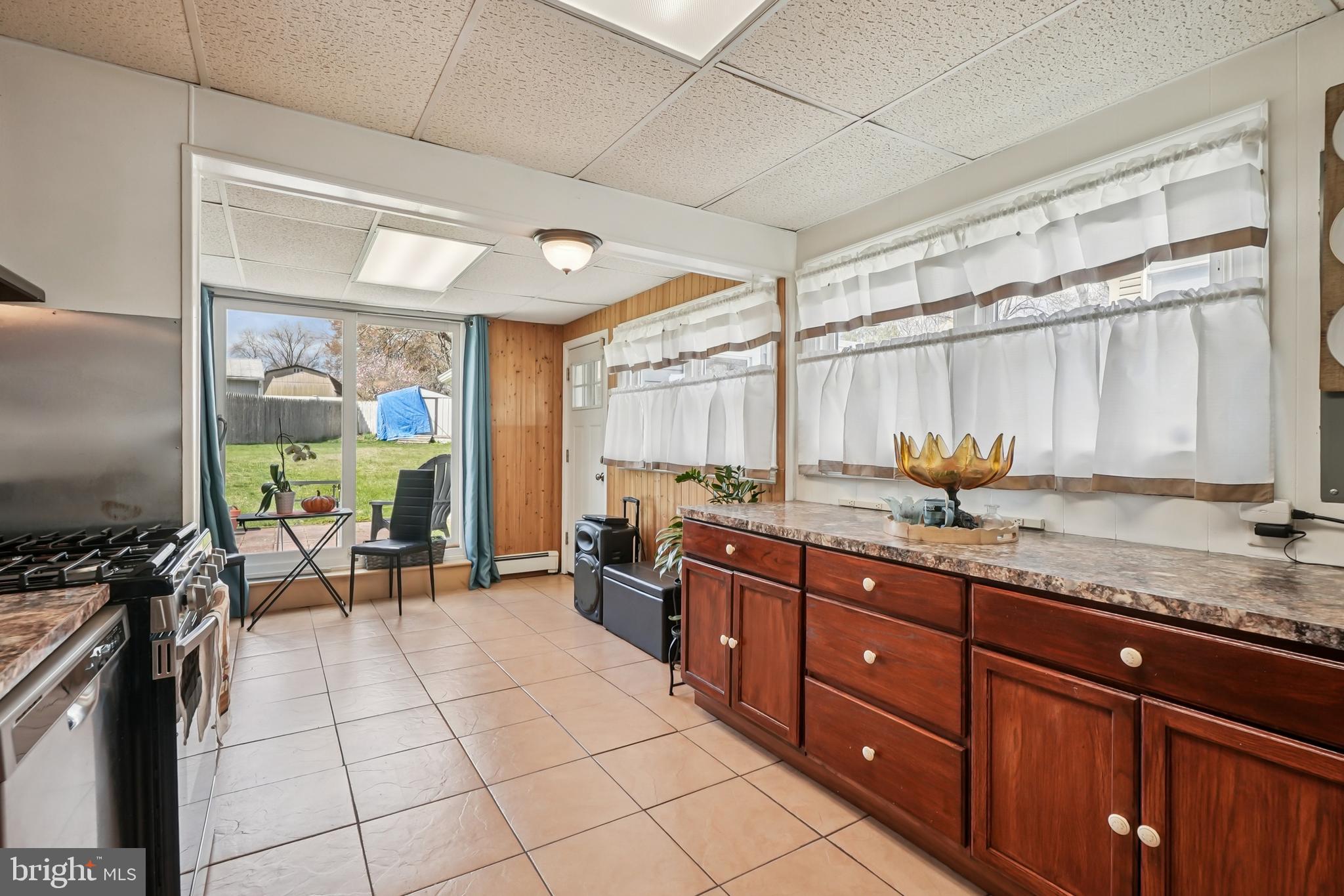 1005 Terrace Boulevard Ewing, NJ 08618 - Photo 14 of 34