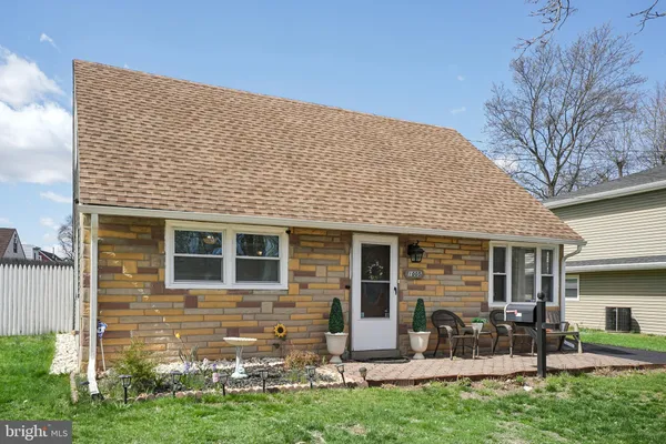 $370,000 | 1005 Terrace Boulevard, Ewing, NJ 08618