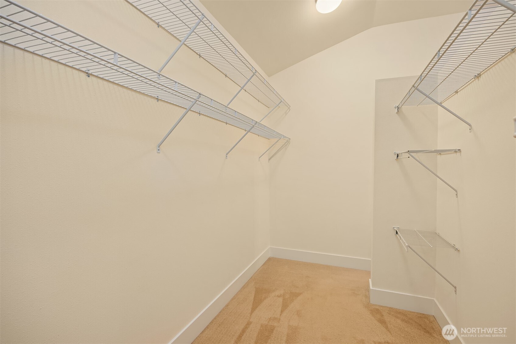 1748 25th Walk Northeast Issaquah, WA 98029 - Photo 24 of 40 a view of a bathroom