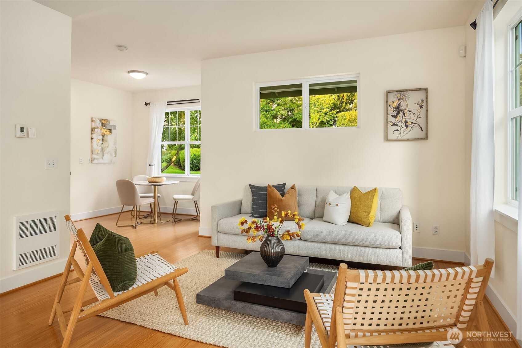 1748 25th Walk Northeast Issaquah, WA 98029 - Photo 6 of 40 a living room with furniture