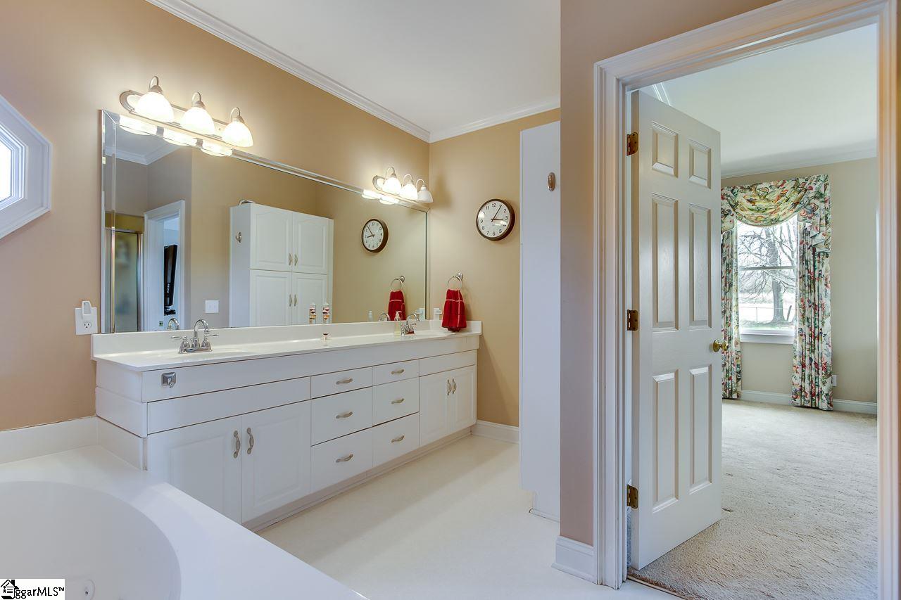 115 Silver Ridge Court Greer, SC 29651 - Photo 4 of 36