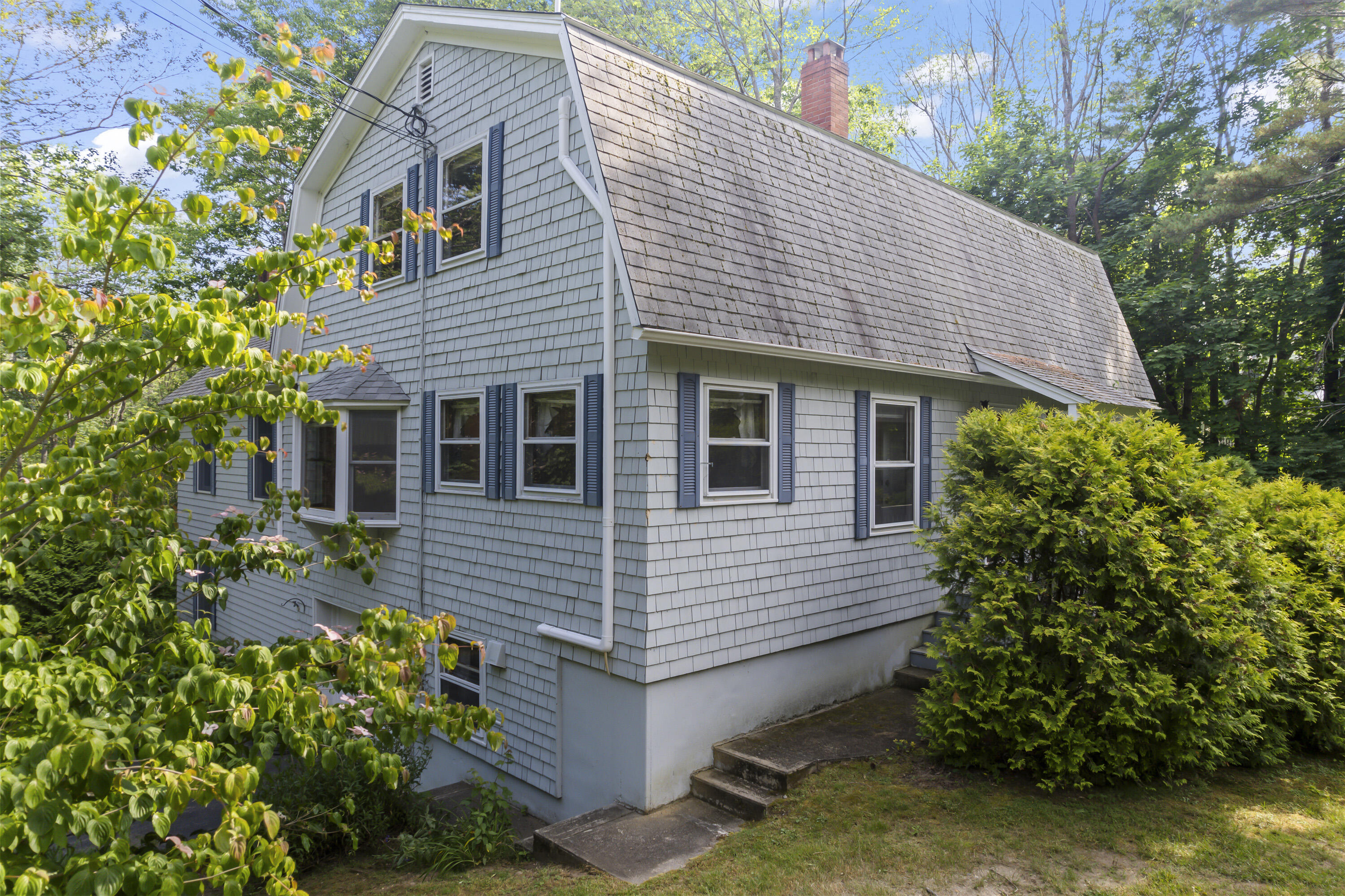 31 Pine Hill Road South Cape Neddick, ME 03902 - Photo 6 of 45 Front Left Angle
