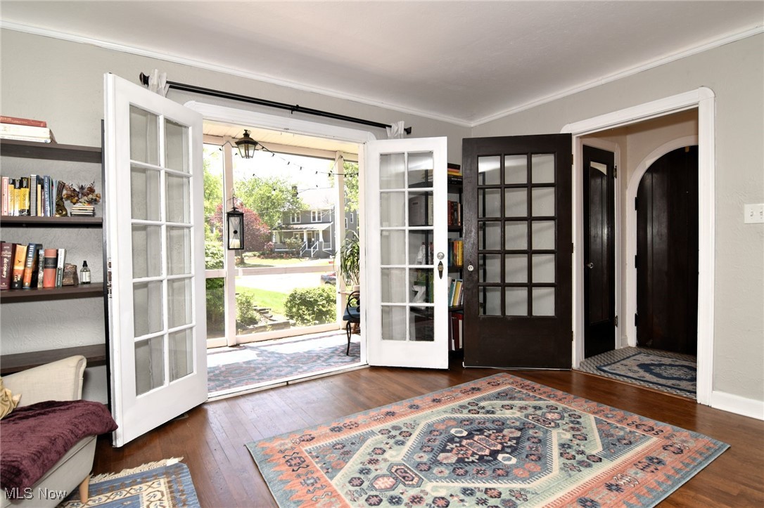 2369 Queenston Road Cleveland, OH 44118 - Photo 5 of 46 Gallery Image 5