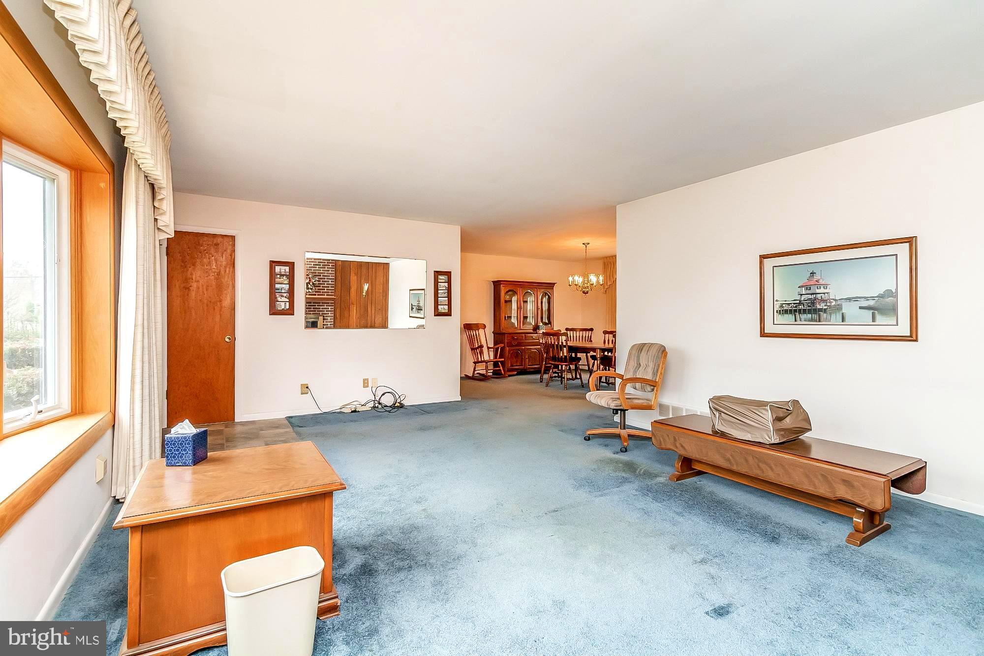 11000 Gateview Road Cockeysville, MD 21030 - Photo 14 of 47 Living room
