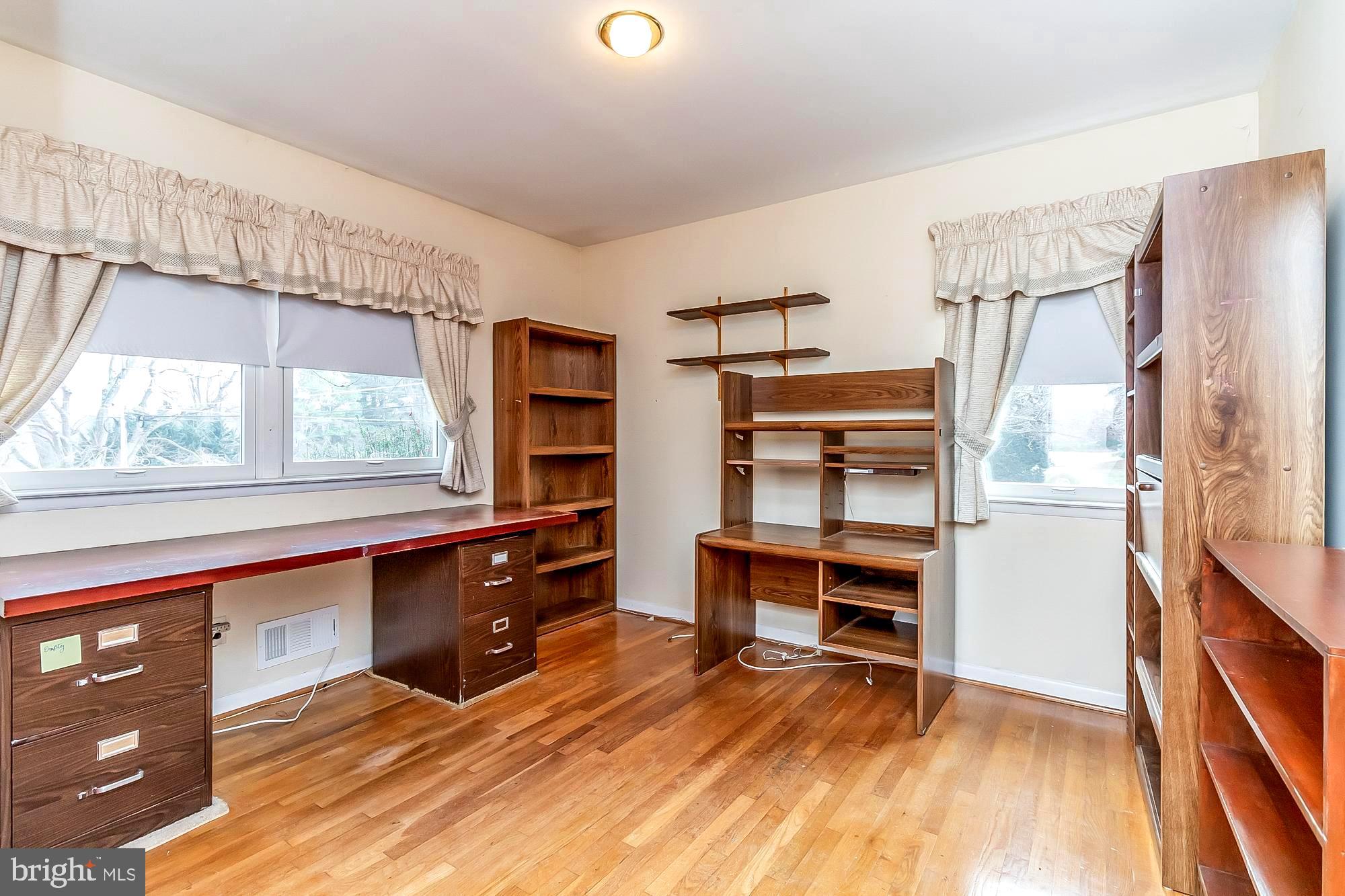 11000 Gateview Road Cockeysville, MD 21030 - Photo 29 of 47 3rd bedroom currently used as office