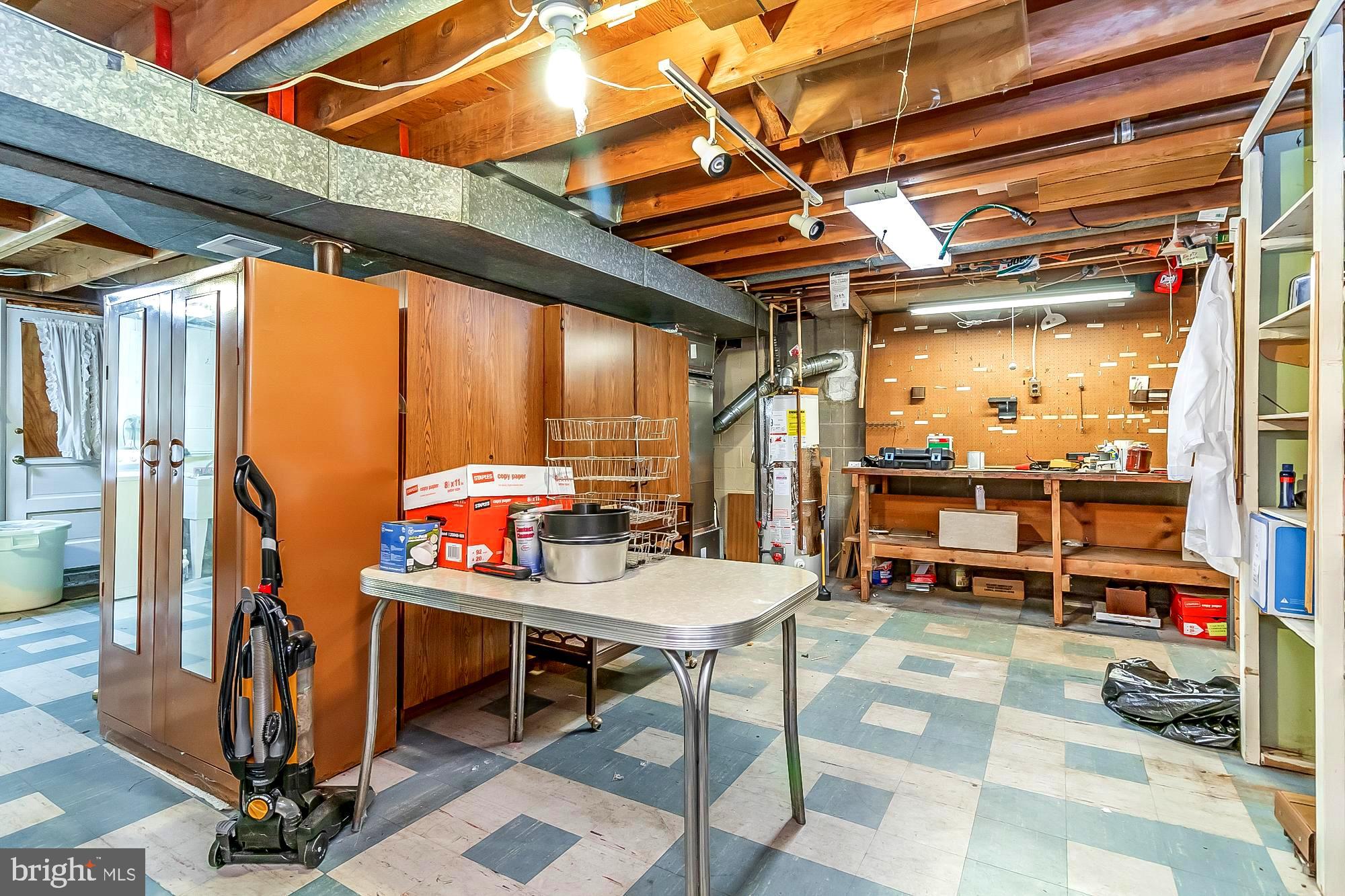 11000 Gateview Road Cockeysville, MD 21030 - Photo 35 of 47 Seperate workshop area in basement