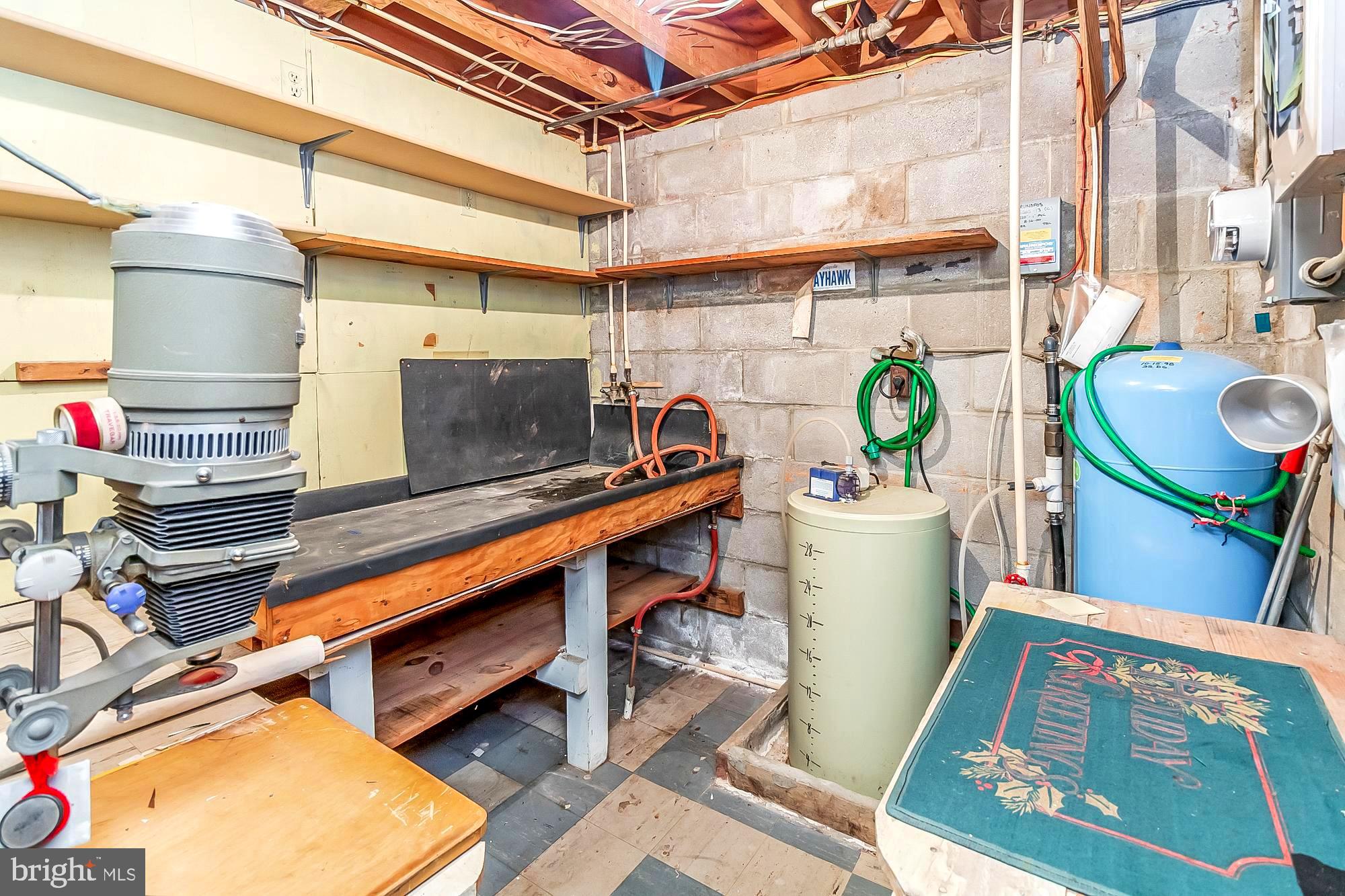 11000 Gateview Road Cockeysville, MD 21030 - Photo 39 of 47 Water softener unit