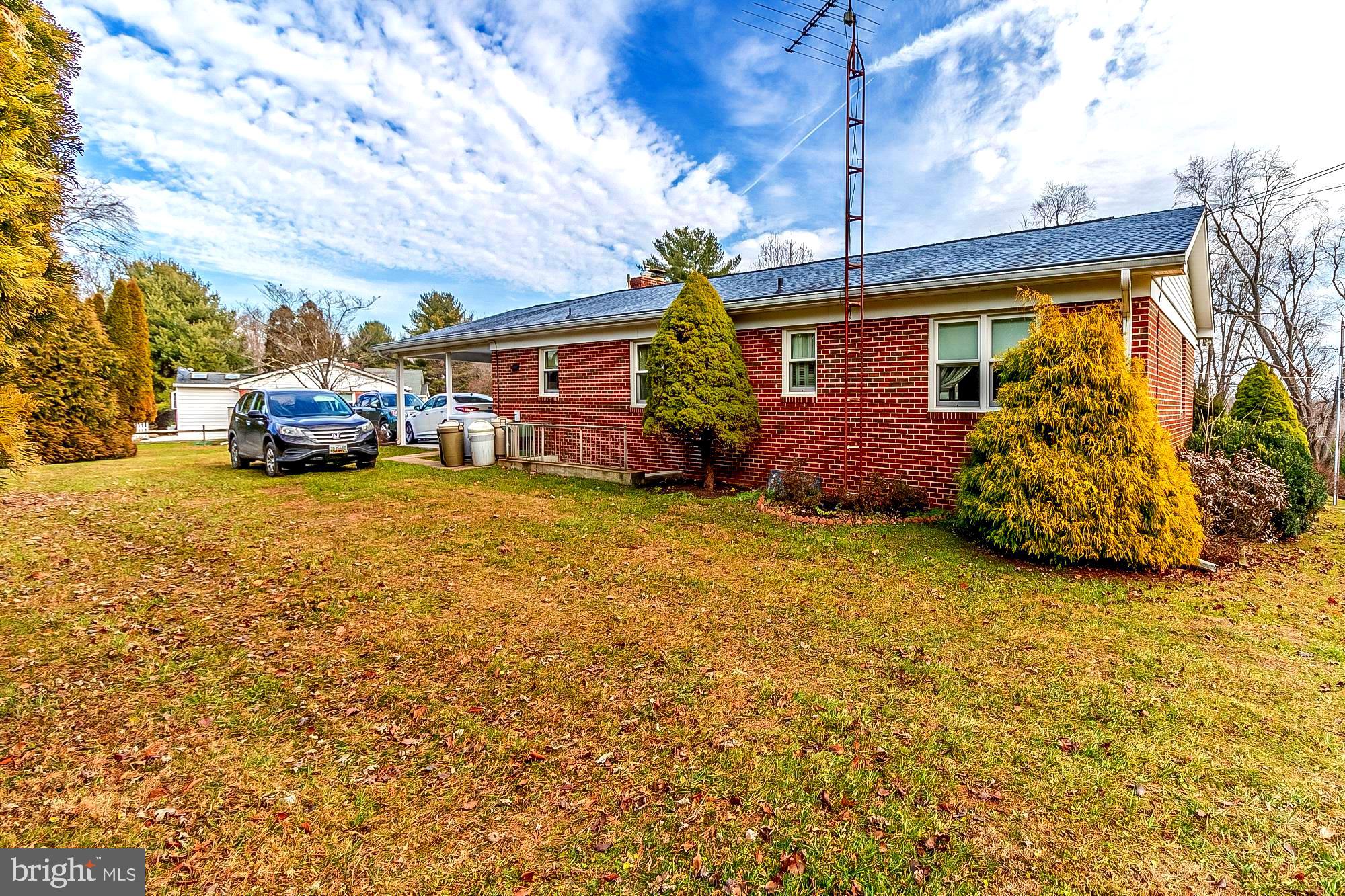 11000 Gateview Road Cockeysville, MD 21030 - Photo 5 of 47 Plenty of back yard space.