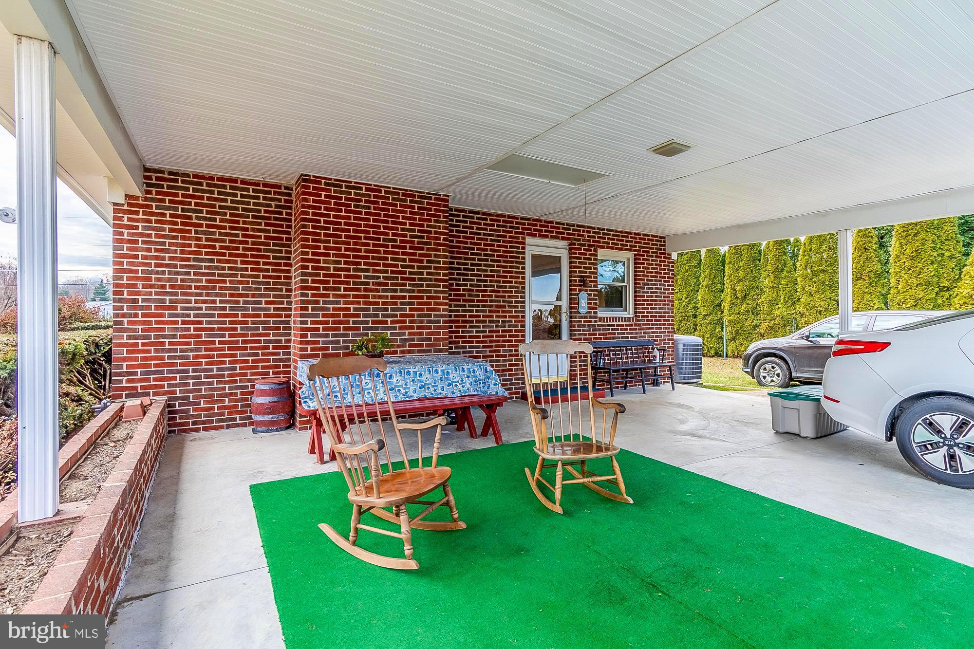 11000 Gateview Road Cockeysville, MD 21030 - Photo 10 of 47 Covered patio/carport off kitchen