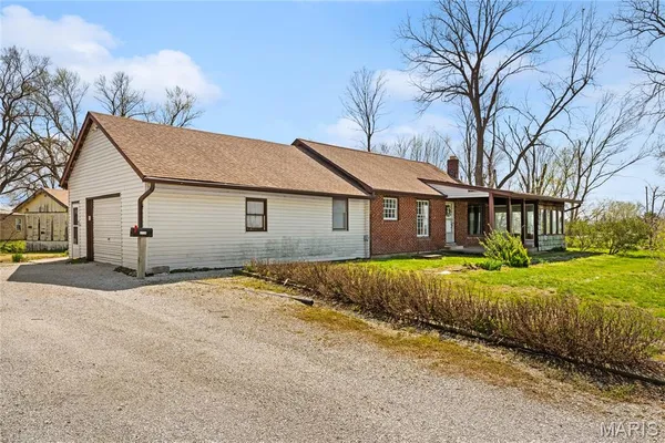 $139,900 | 3114 Maeystown Road, Fults, IL 62244