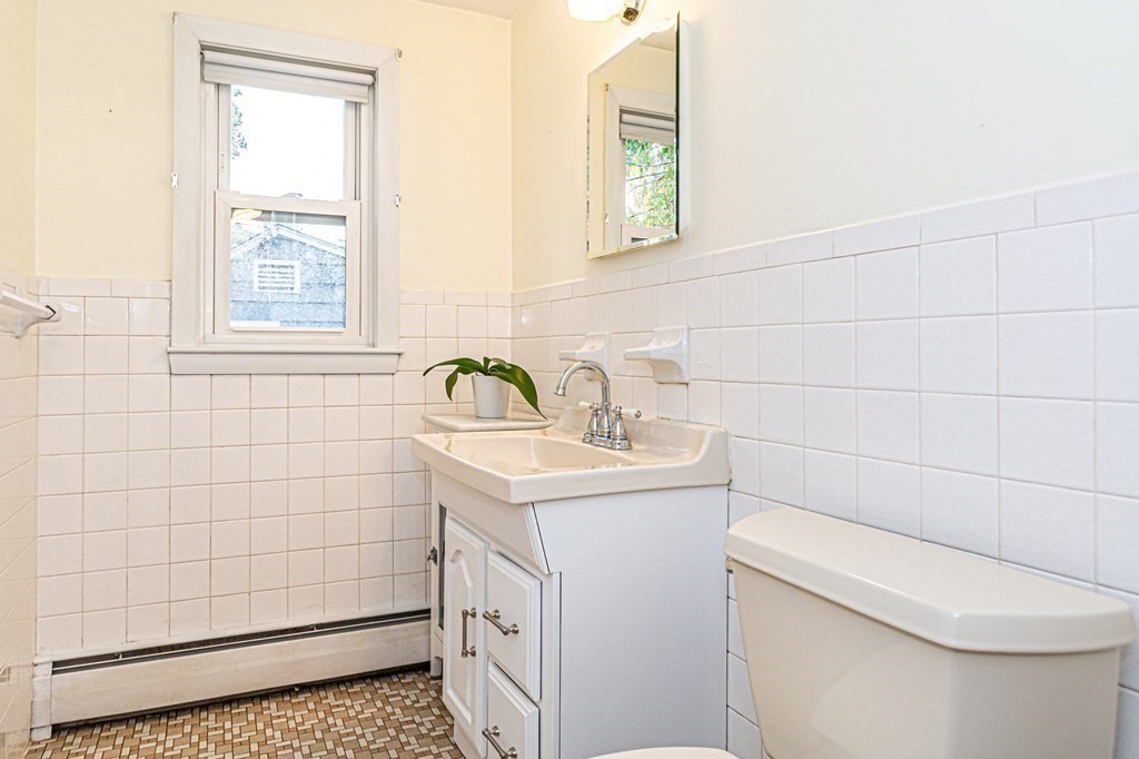 17 Leland Road North Reading, MA 01864 - Photo 12 of 42 Gallery Image 12