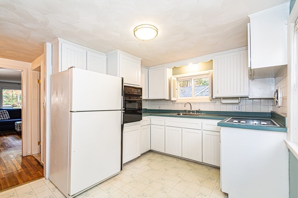 17 Leland Road North Reading, MA 01864 - Photo 15 of 42 Gallery Image 15
