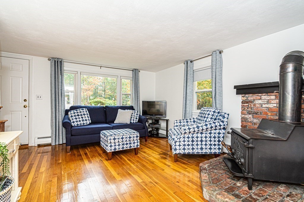 17 Leland Road North Reading, MA 01864 - Photo 8 of 42 Gallery Image 8