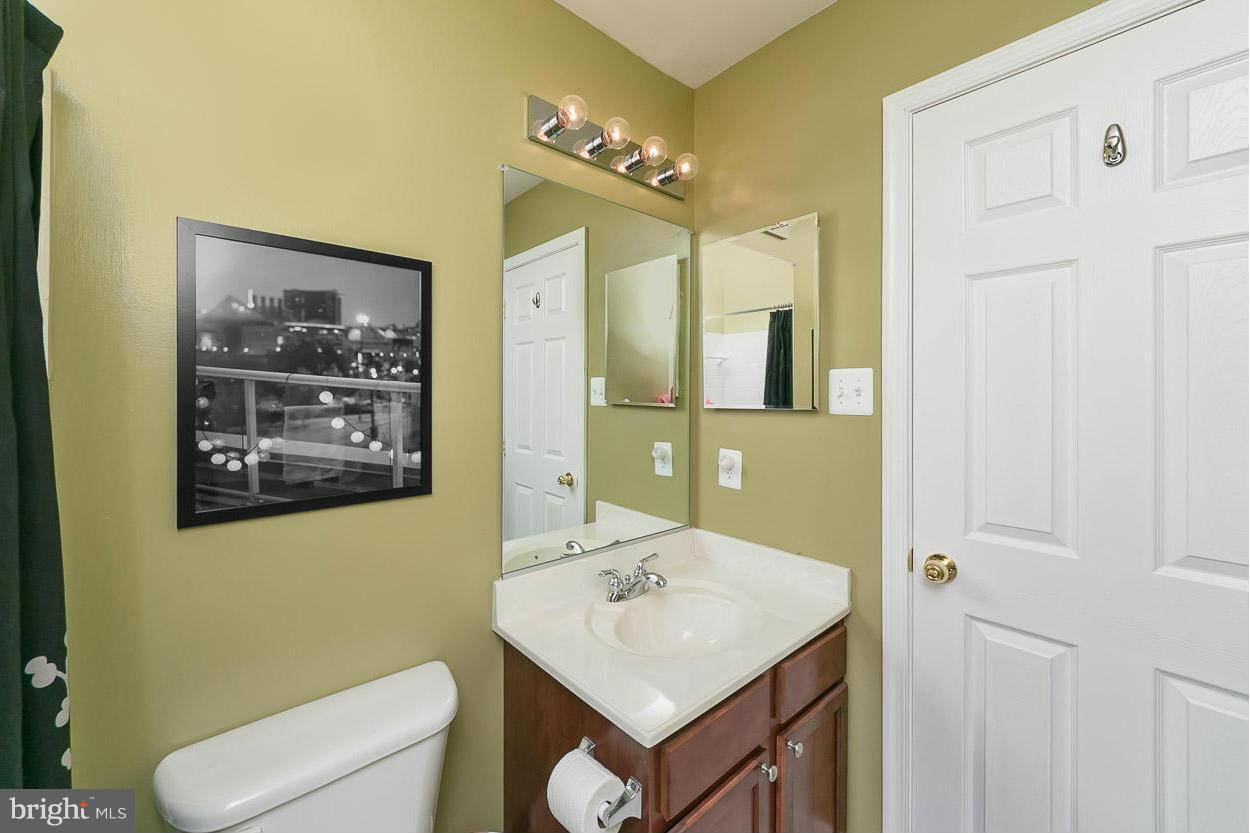 2087 Clipper Park Road Baltimore, MD 21211 - Photo 14 of 30 Bath