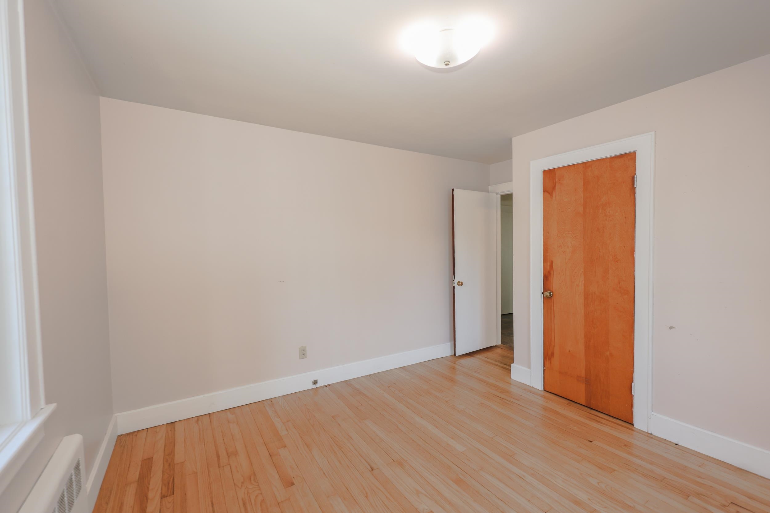 328 South Mammoth Road Manchester, NH 03109 - Photo 21 of 43