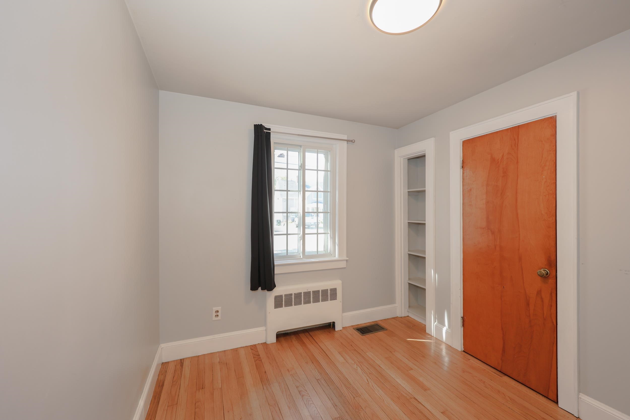 328 South Mammoth Road Manchester, NH 03109 - Photo 25 of 43