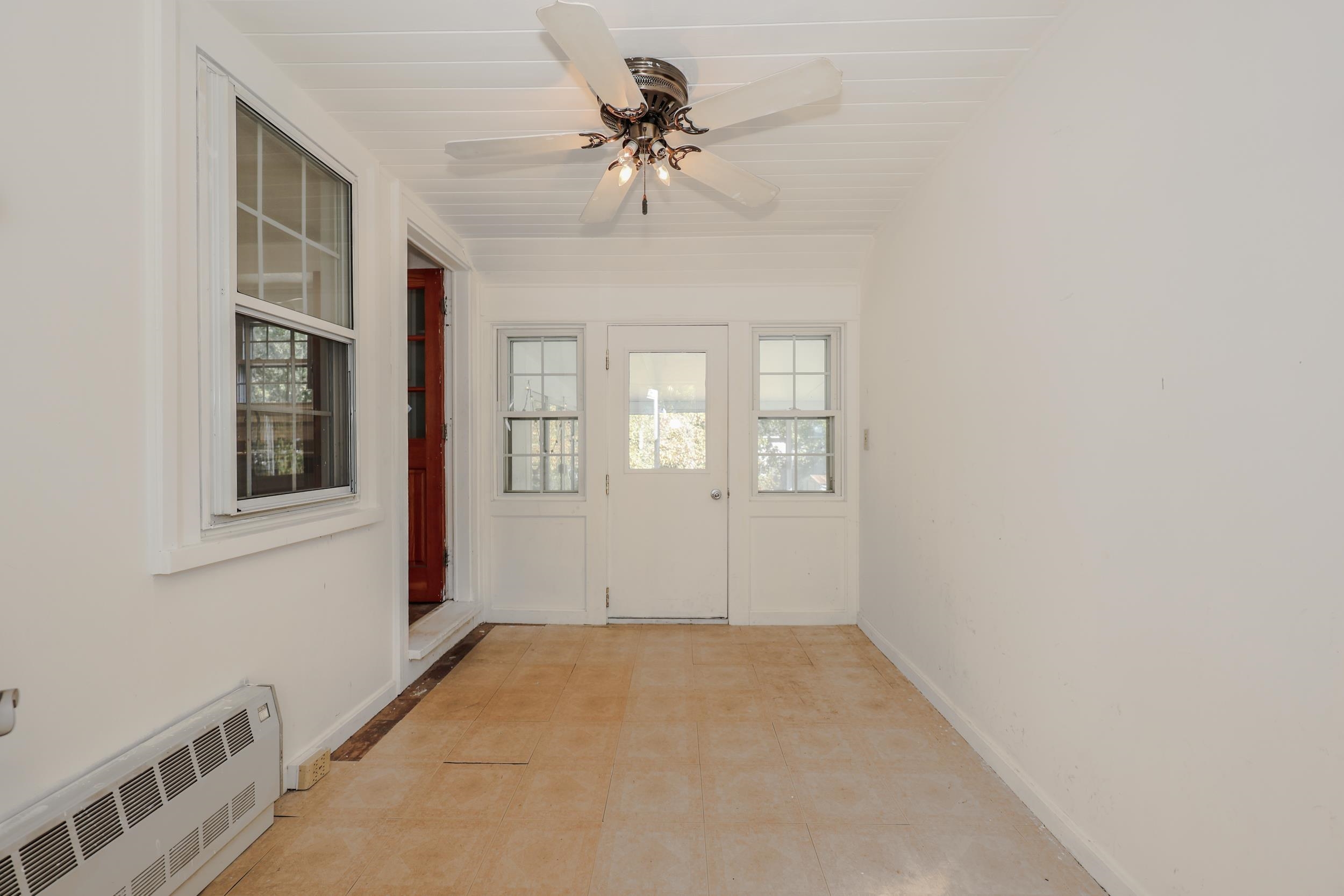 328 South Mammoth Road Manchester, NH 03109 - Photo 26 of 43