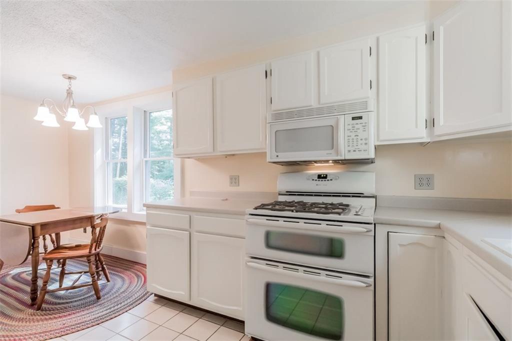 13 Stagecoach Road Falmouth, ME 04105 - Photo 11 of 35 Photo