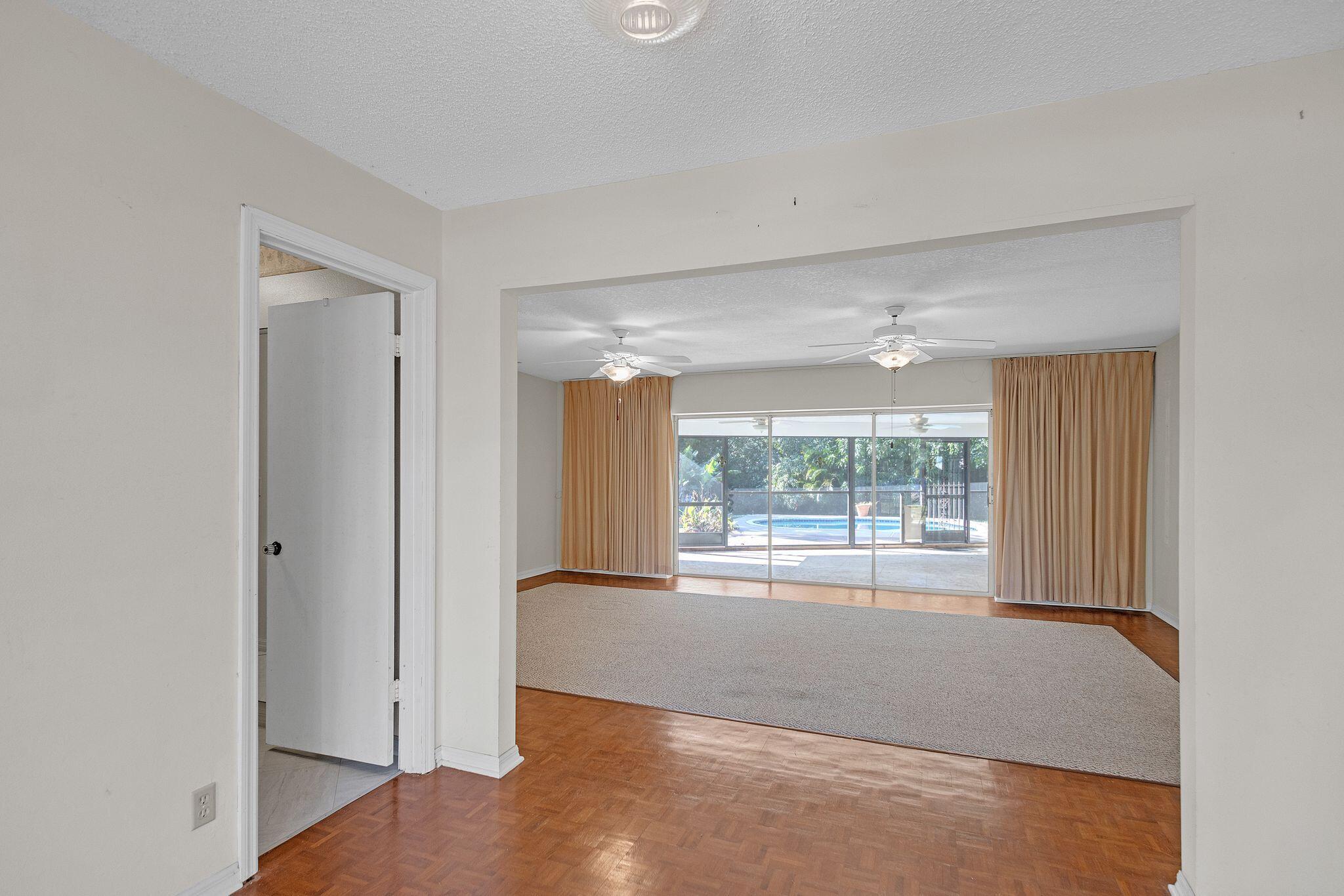 11 Middle Road Stuart, FL 34996 - Photo 3 of 21 11_Middle_Rd_Stuart_FL_34996_USA-Living_