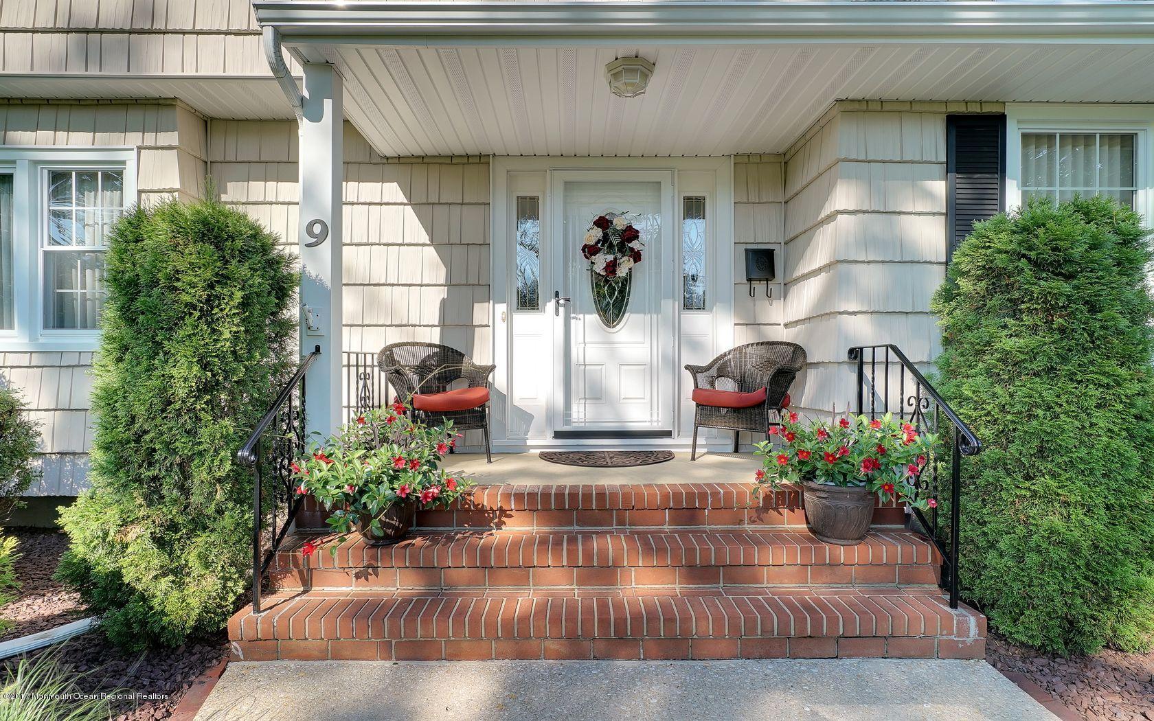 9 Cornwall Road Freehold, NJ 07728 - Photo 4 of 38 a view of entryway and hall